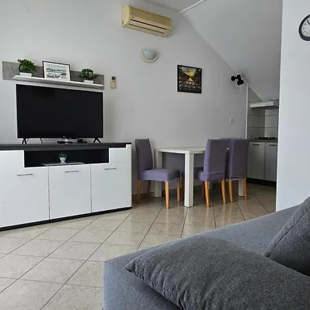 In Tribunj With Sea View, Balcony, Air Conditioning, W-lan 5034-2 Apartment Tribunj (Sibenik-Knin)
