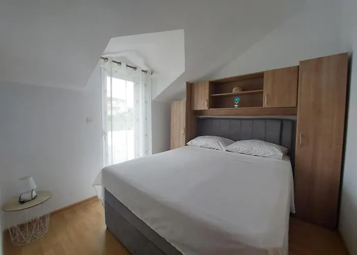 In Tribunj With Sea View, Balcony, Air Conditioning, W-lan 5034-2 * Tribalj